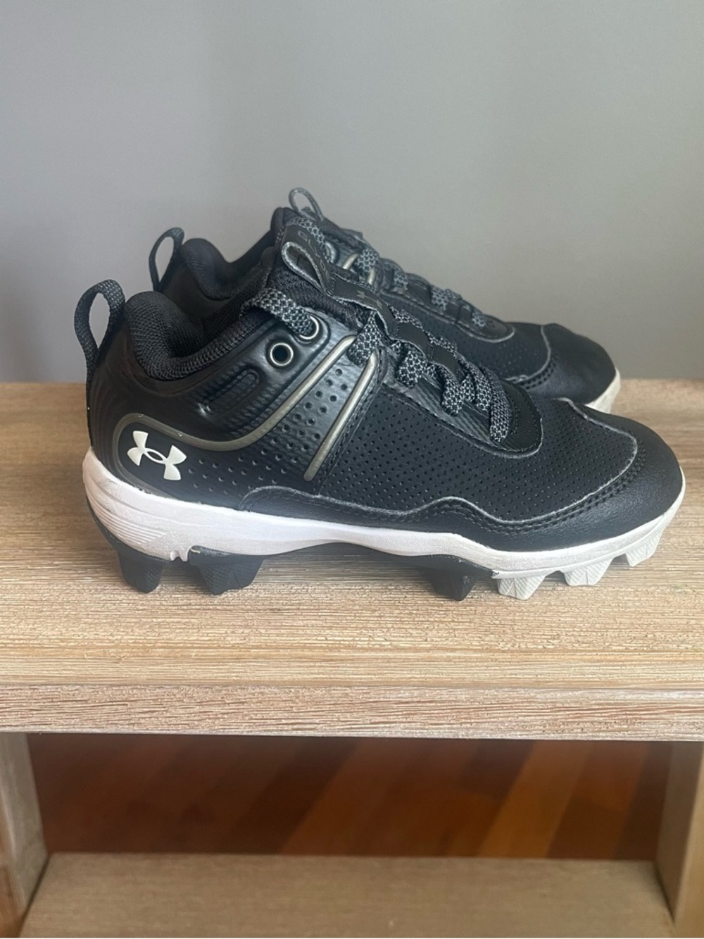 Under Armour Glyde RM Jr.  Size 11K Cleats Black Lace Up Softball Football Shoes